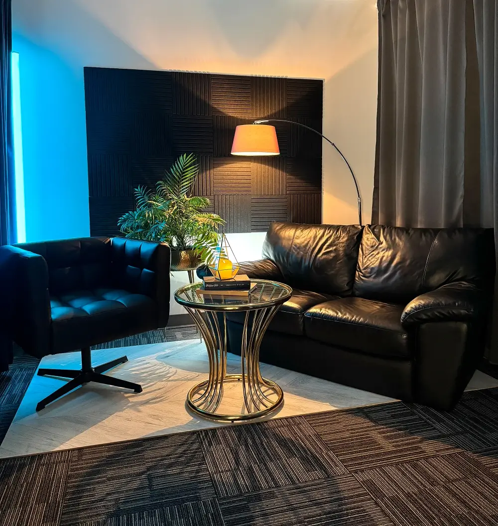 D'LUXE AGENCY CORP.